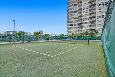 18041 Biscayne Boulevard Aventura FL 33160