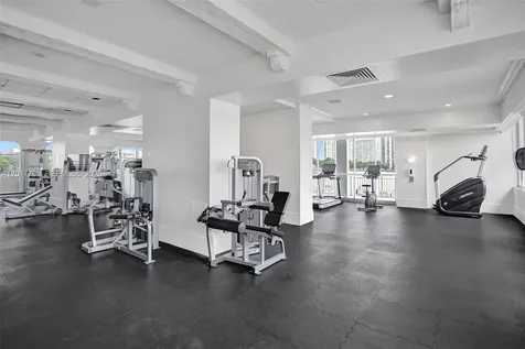 18041 Biscayne Boulevard Aventura FL 33160