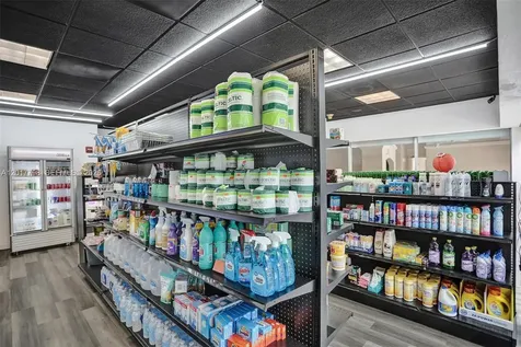 18041 Biscayne Boulevard Aventura FL 33160