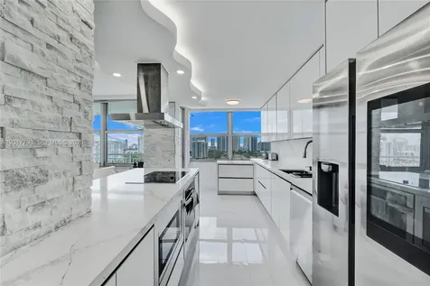 18041 Biscayne Boulevard Aventura FL 33160