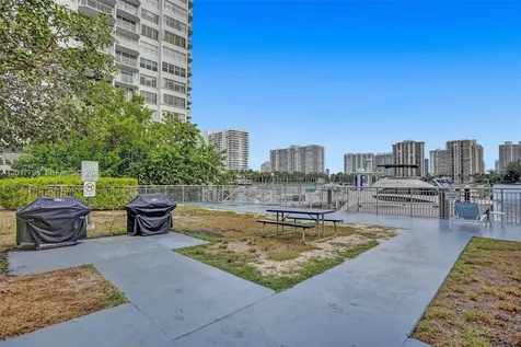 18041 Biscayne Boulevard Aventura FL 33160