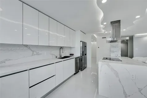 18041 Biscayne Boulevard Aventura FL 33160