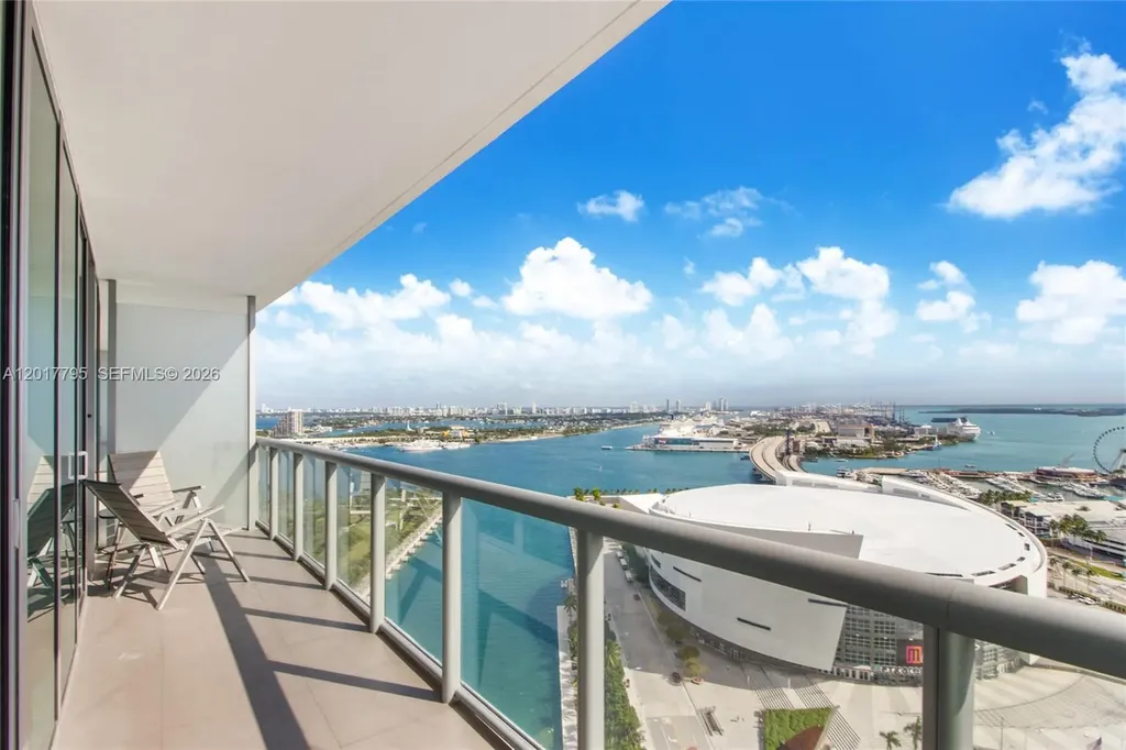 888 Biscayne Boulevard Miami FL 33132