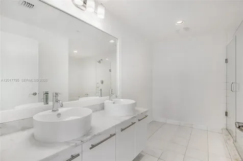 888 Biscayne Boulevard Miami FL 33132