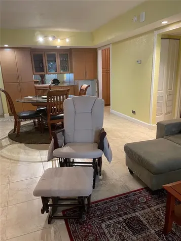 5005 Collins Avenue Miami Beach FL 33140