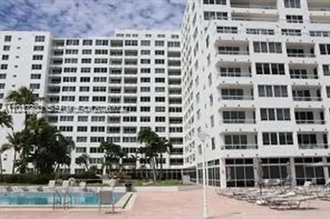 5005 Collins Avenue Miami Beach FL 33140