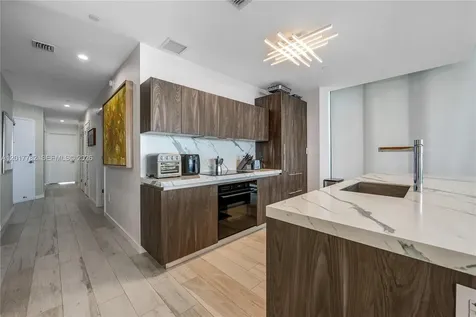 480 NE 31st Street Miami FL 33137