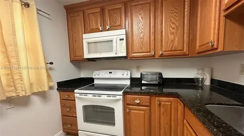 7725 SW 86th Street Miami FL 33143