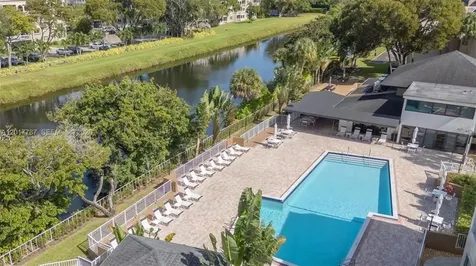 7725 SW 86th Street Miami FL 33143