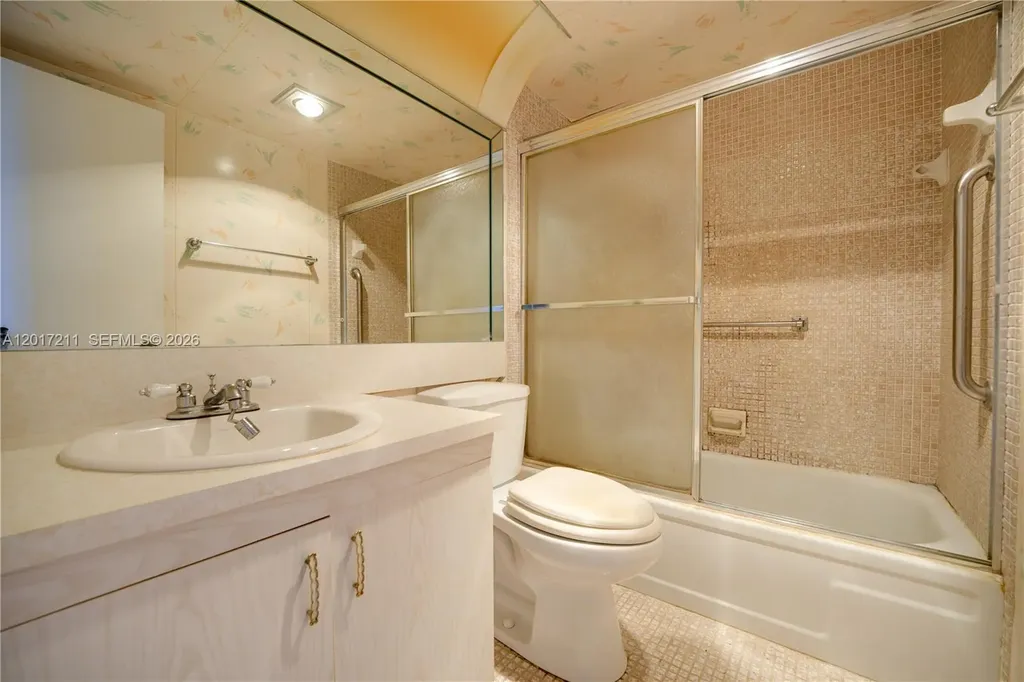 4082 E Cornwall E Boca Raton FL 33434