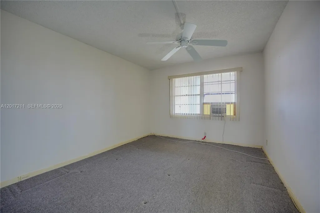 4082 E Cornwall E Boca Raton FL 33434
