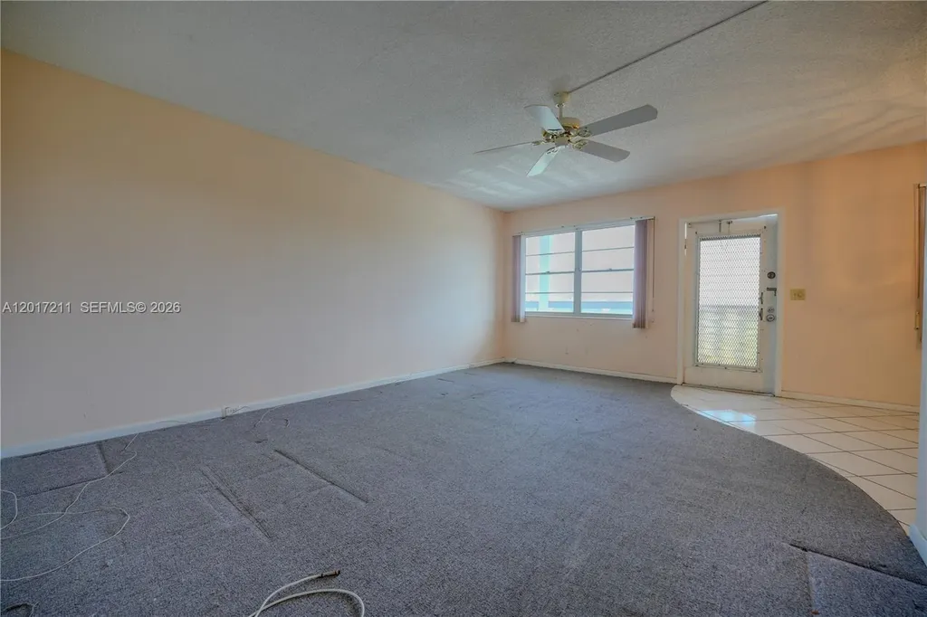 4082 E Cornwall E Boca Raton FL 33434
