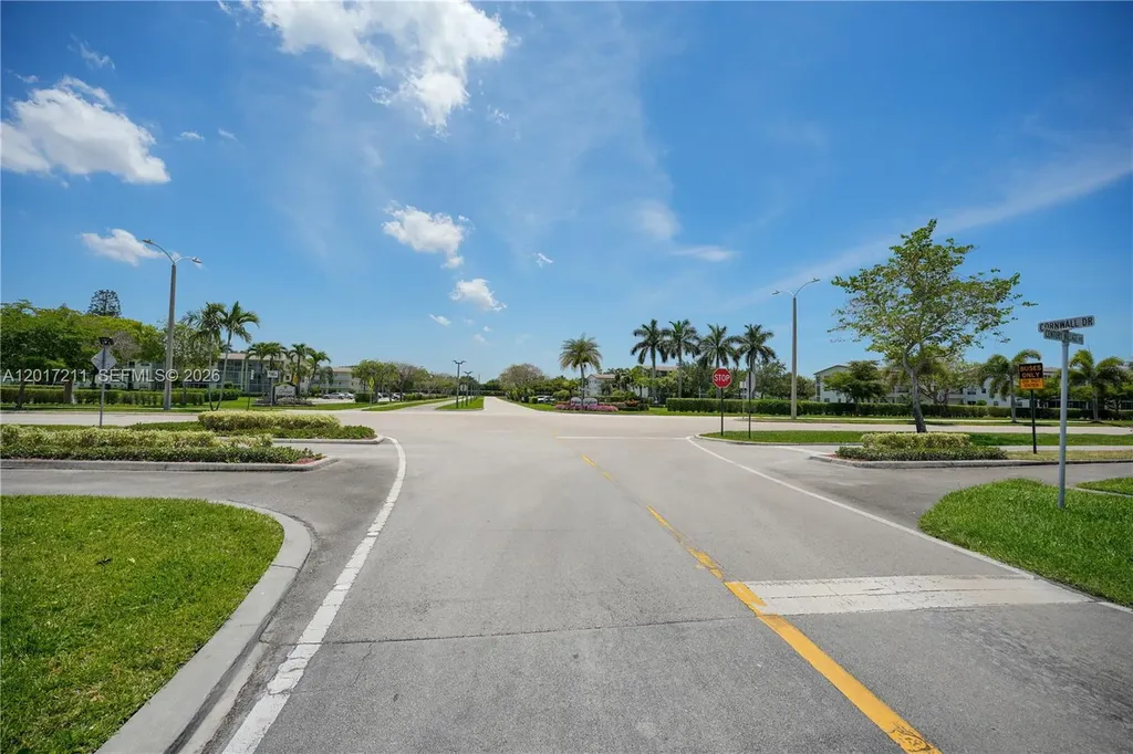 4082 E Cornwall E Boca Raton FL 33434