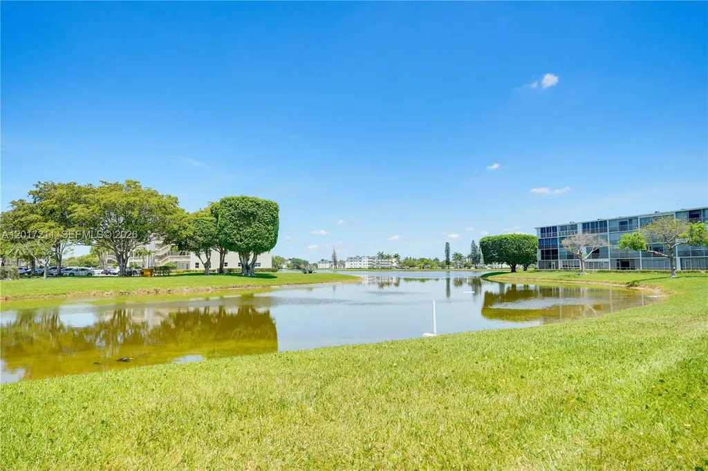4082 E Cornwall E Boca Raton FL 33434