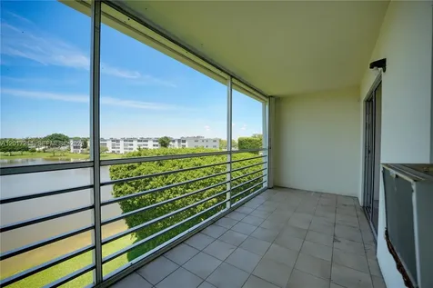 4082 E Cornwall E Boca Raton FL 33434
