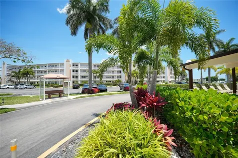 4082 E Cornwall E Boca Raton FL 33434