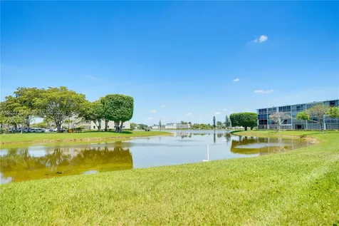 4082 E Cornwall E Boca Raton FL 33434
