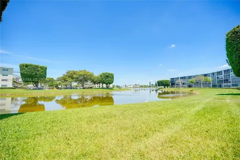 4082 E Cornwall E Boca Raton FL 33434
