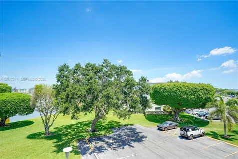 4082 E Cornwall E Boca Raton FL 33434