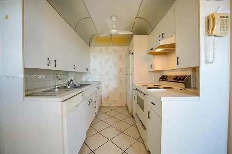 4082 E Cornwall E Boca Raton FL 33434
