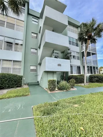 2751 Taft Street Hollywood FL 33020