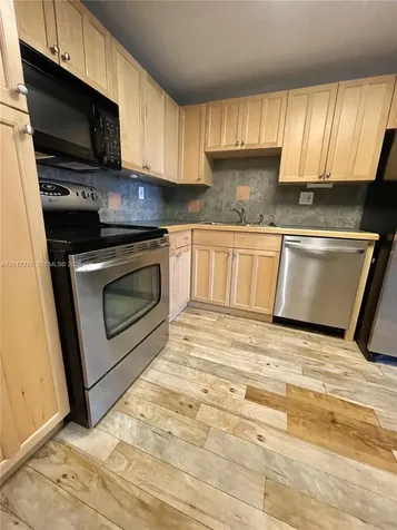 2751 Taft Street Hollywood FL 33020