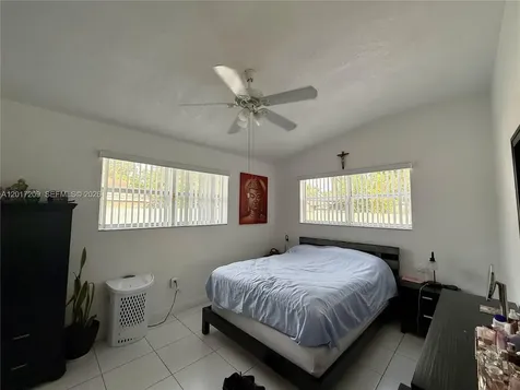 280 NE 173rd Street North Miami Beach FL 33162
