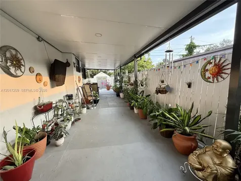 280 NE 173rd Street North Miami Beach FL 33162