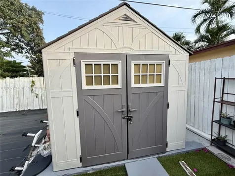 280 NE 173rd Street North Miami Beach FL 33162