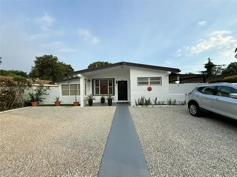 280 NE 173rd Street North Miami Beach FL 33162