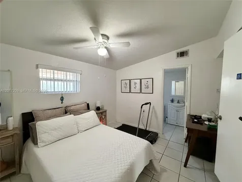 280 NE 173rd Street North Miami Beach FL 33162
