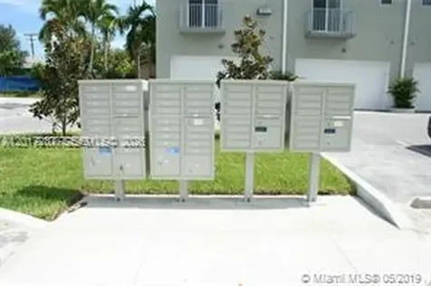 440 NE 35th Court Oakland Park FL 33334