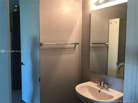 440 NE 35th Court Oakland Park FL 33334