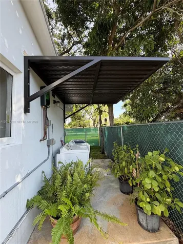 6091 SW 64th Terrace South Miami FL 33143