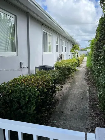 885 SW 29th Avenue Miami FL 33135