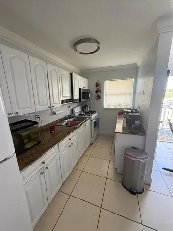 7101 SW 89th Court Miami FL 33173
