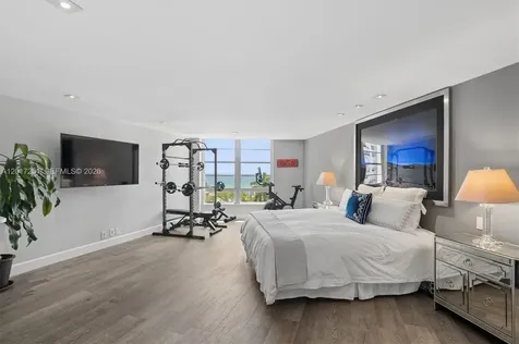 5660 Collins Avenue Miami Beach FL 33140
