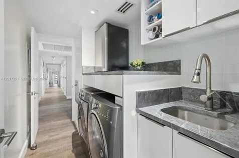 5660 Collins Avenue Miami Beach FL 33140