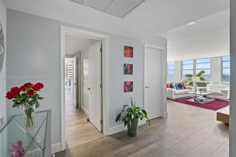 5660 Collins Avenue Miami Beach FL 33140