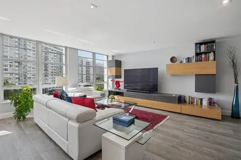 5660 Collins Avenue Miami Beach FL 33140
