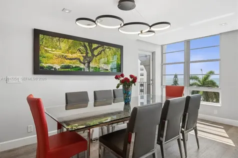 5660 Collins Avenue Miami Beach FL 33140