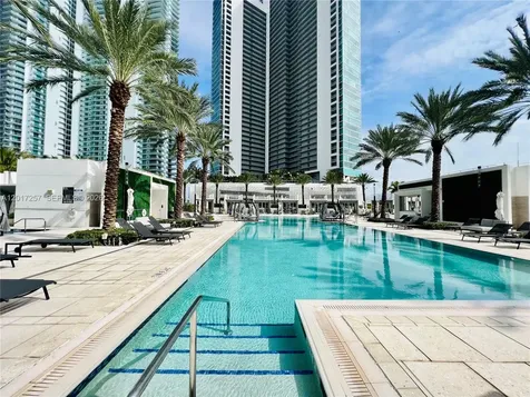 851 NE 1st Avenue Miami FL 33132