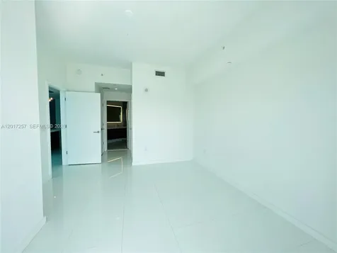 851 NE 1st Avenue Miami FL 33132