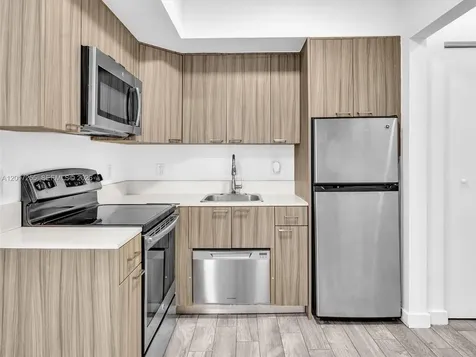 557 Michigan Avenue Miami Beach FL 33139