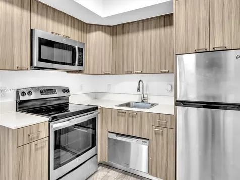 557 Michigan Avenue Miami Beach FL 33139