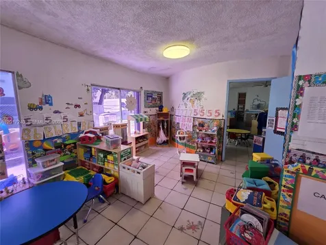 2660 SW 17th Street Miami FL 33145