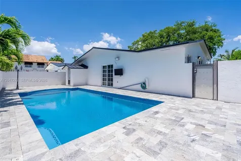 1900 SW 24th Street Miami FL 33145