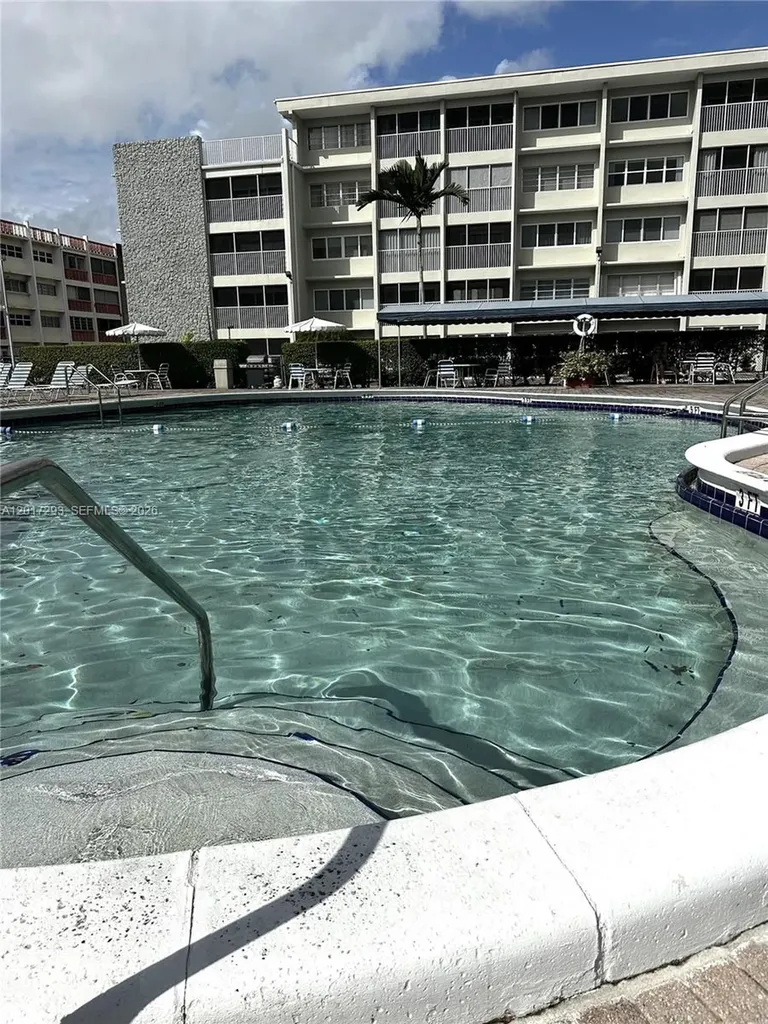 410 SE 2nd Street Hallandale Beach FL 33009