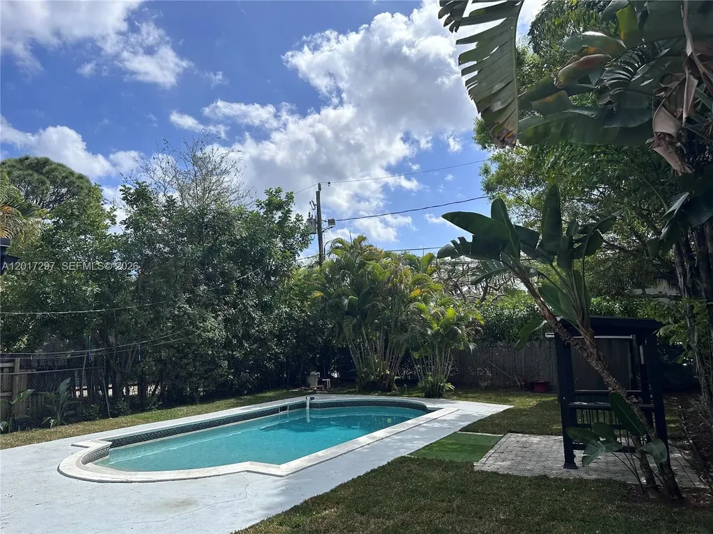 200 SE 19th Street Fort Lauderdale FL 33316