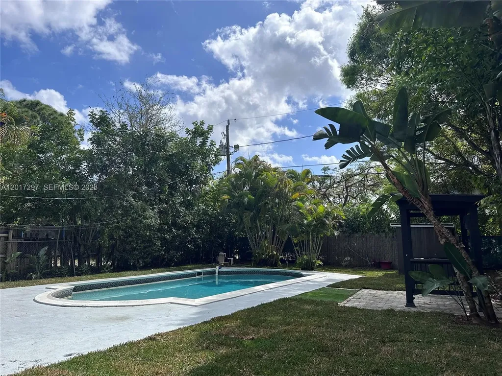 200 SE 19th Street Fort Lauderdale FL 33316
